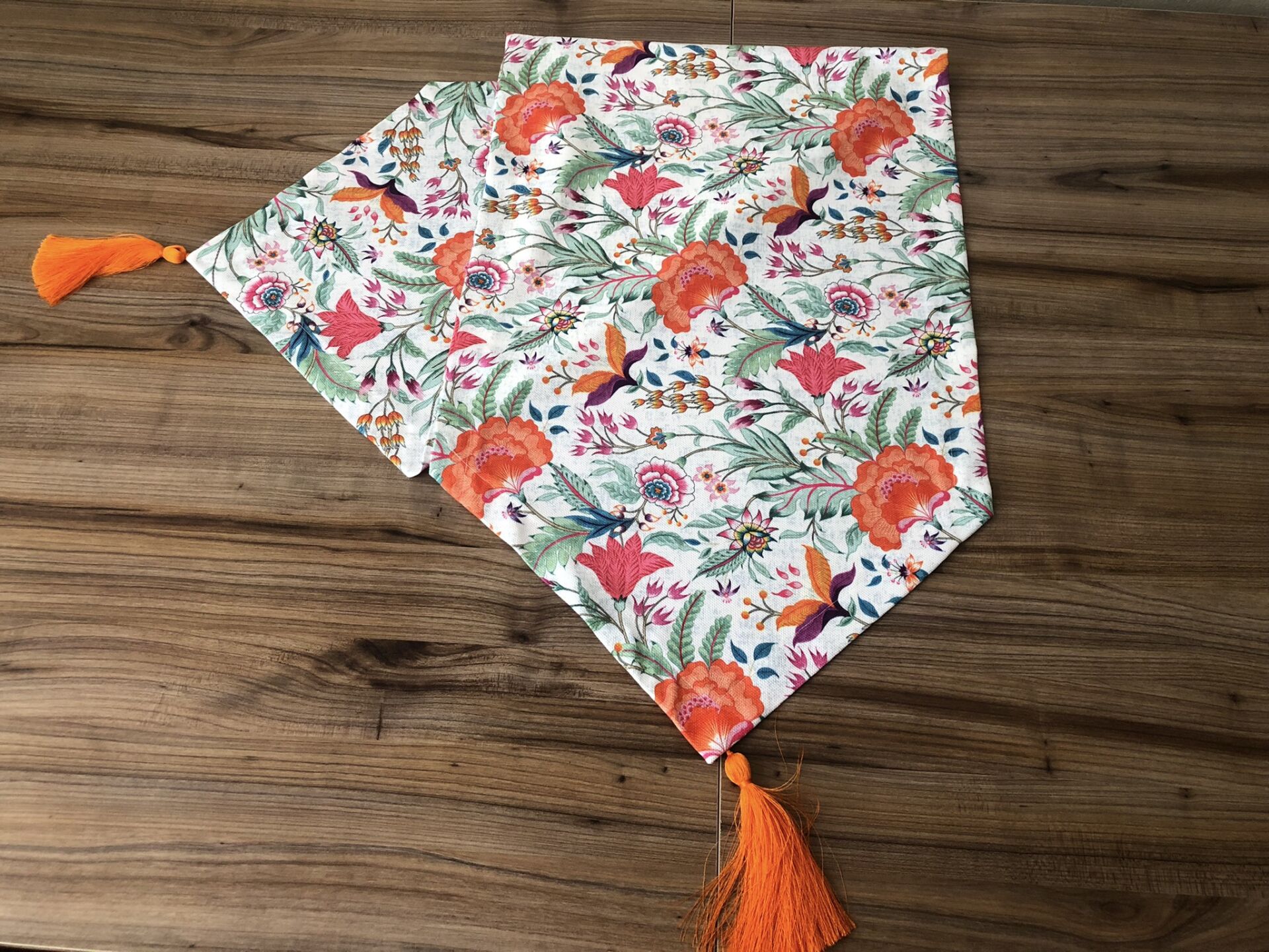 DOKU EFEKTLI MOTİF DESENLİ RUNNER