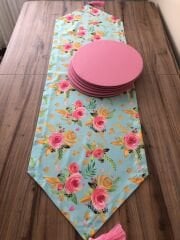 MİNT ZEMİN ÜZERİNE PEMBE GÜL DESENLİ RUNNER &SUPLA