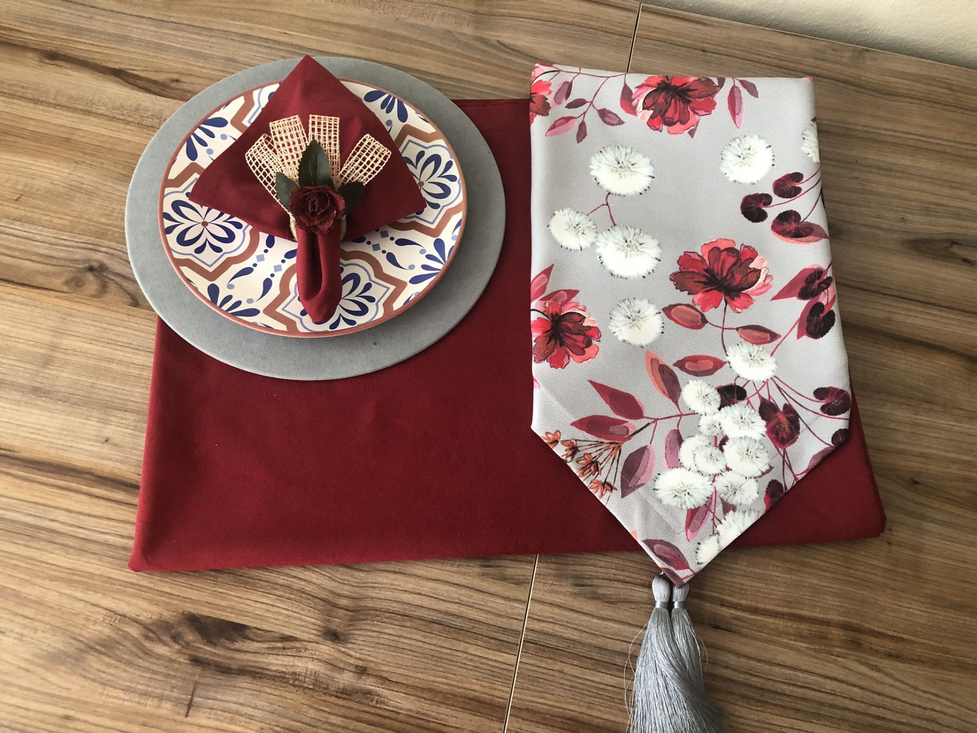 SOFRA SUNUM SETİ GRİ ZEMİN ÇİÇEK DESENLİ