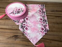 PEMBE ÇİÇEK DESENLİ RUNNER & DESENLİ SUPLA