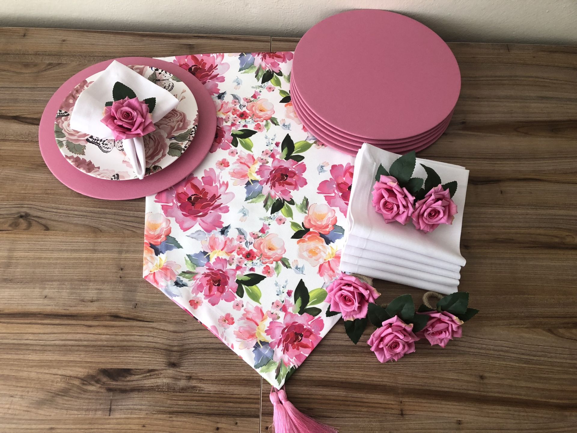 SOFRA SUNUM SETİ BEYAZ ZEMİN SULUBOYA ÇİÇEK DESENLİ