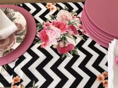 ZİGZAG ZEMİN ÜZERİNE GÜL DESENLİ SOFRA SUNUM SETİ