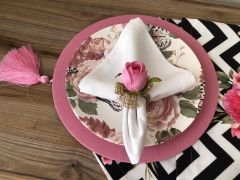 ZİGZAG ZEMİN ÜZERİNE GÜL DESENLİ SOFRA SUNUM SETİ