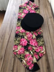 SİYAH ZEMİN FUŞYA ÇİÇEK DESENLİ RUNNER & SUPLA
