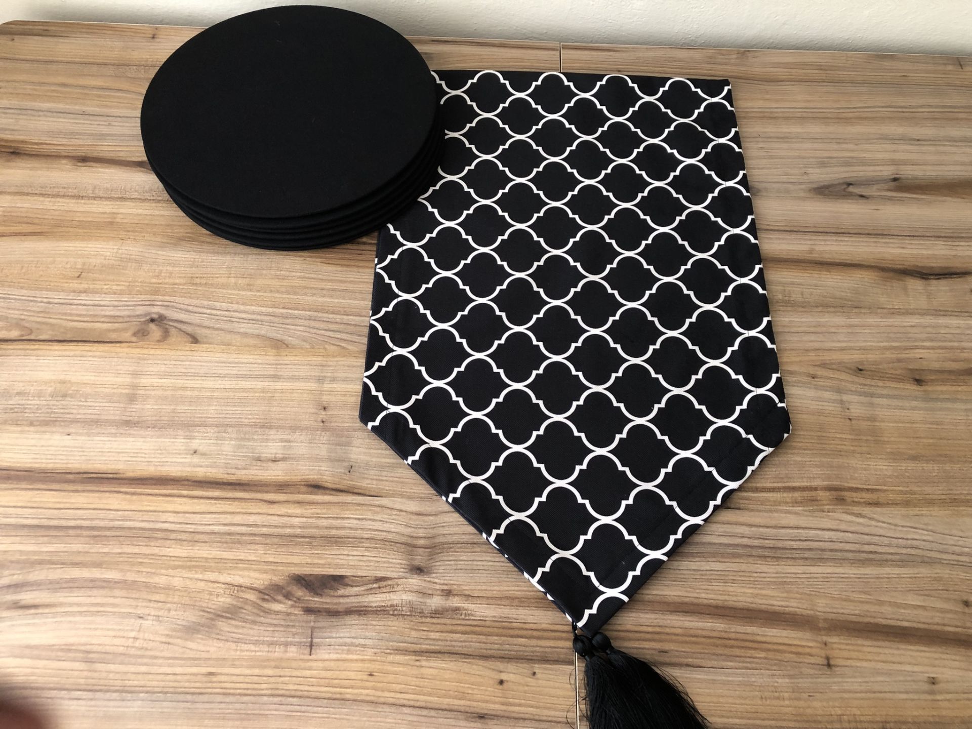 SİYAH MOROCCAN DESENLİ RUNNER & SUPLA