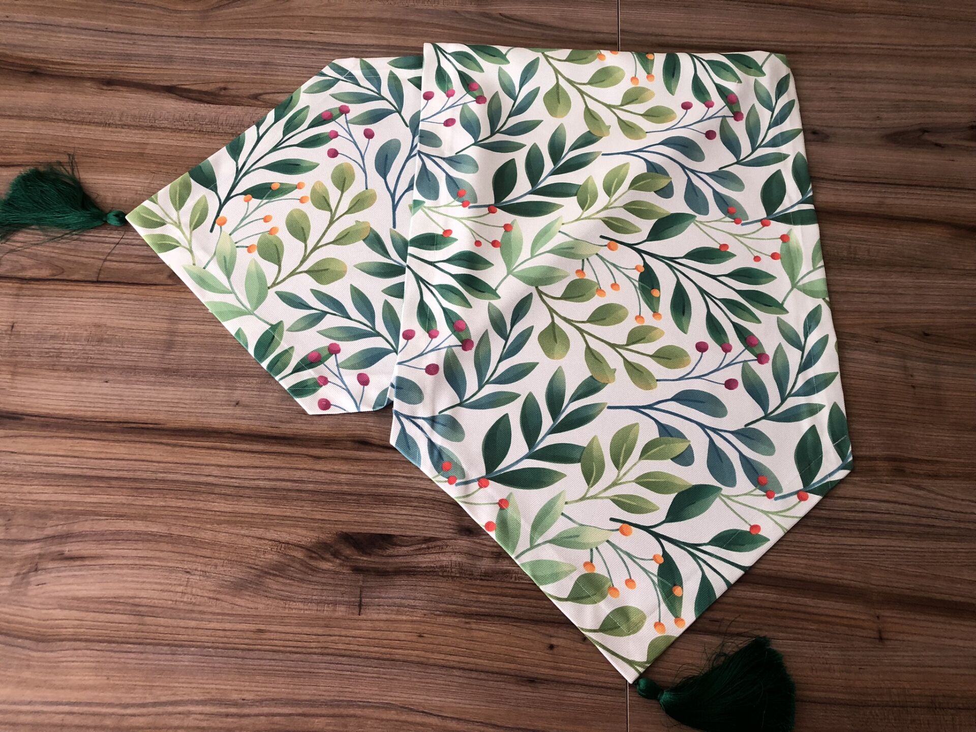 YEŞİL YAPRAK DESENLİ RUNNER