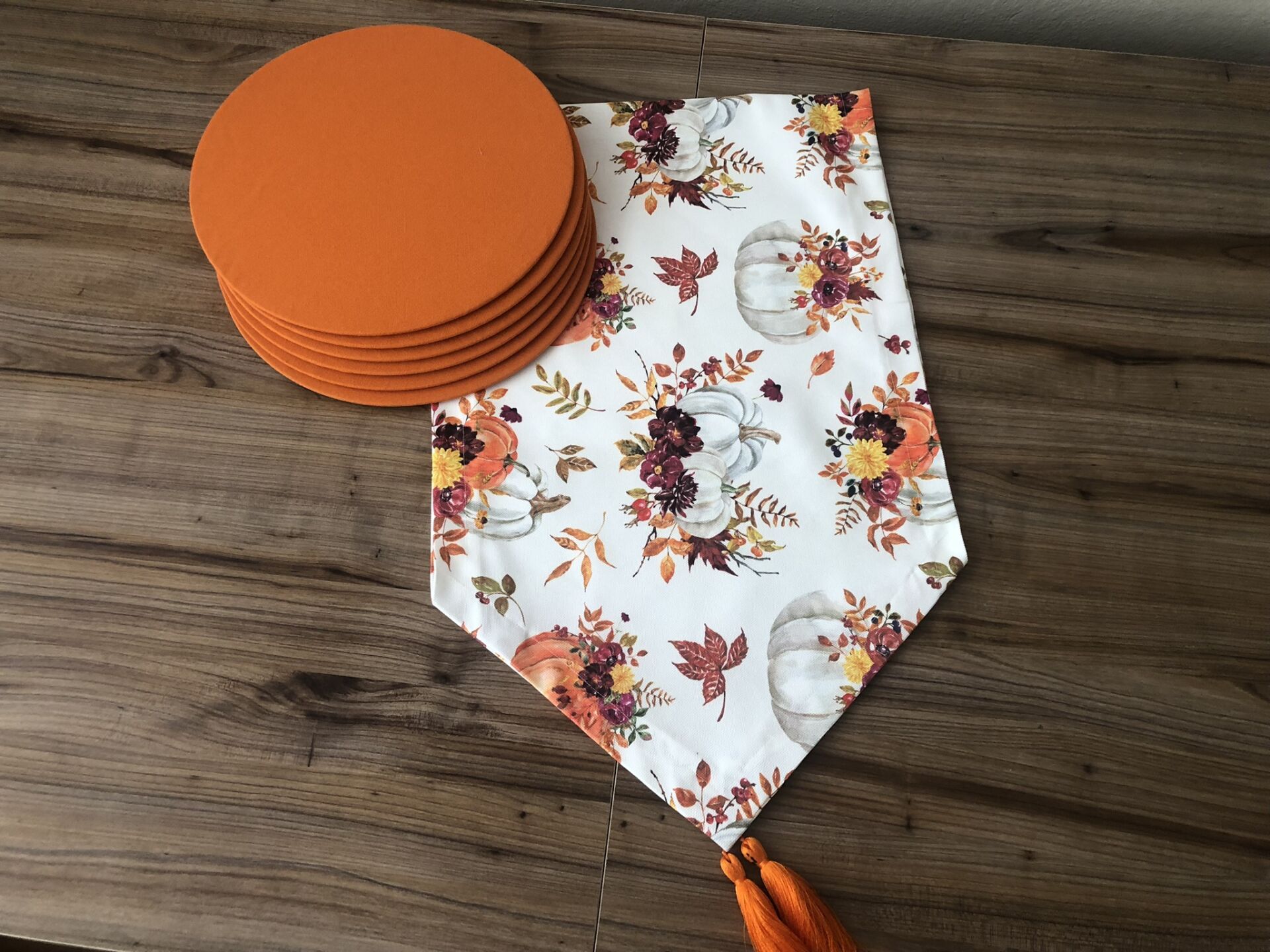 ÇİÇEKLİ BALKABAĞI DESENLİ RUNNER & SUPLA