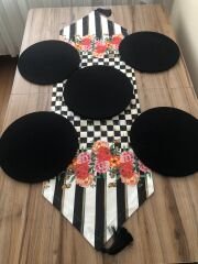 DAMALI  KIRMIZI GÜL DESENLİ RUNNER & SUPLA