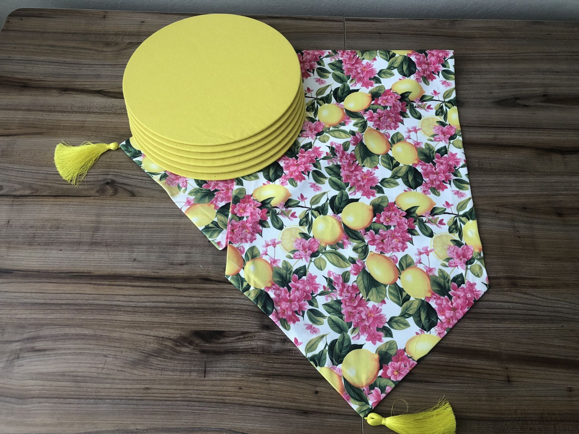 FUŞYA  ÇİÇEKLER ARASINDA LİMON DESENLİ RUNNER & SUPLA