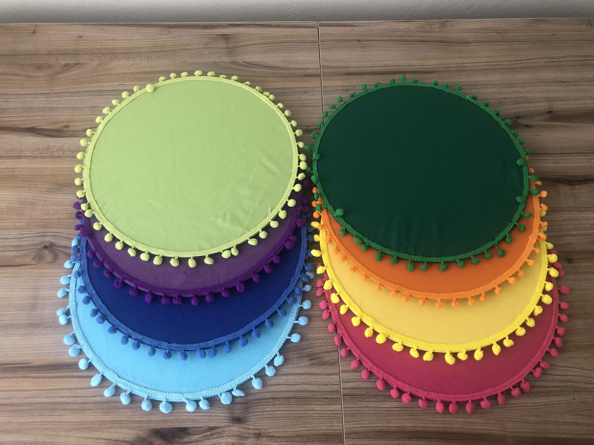 KARIŞIK RENKLİ PONPONLU SUPLA 33 CM (MDF DAHİL) (8 ADET)