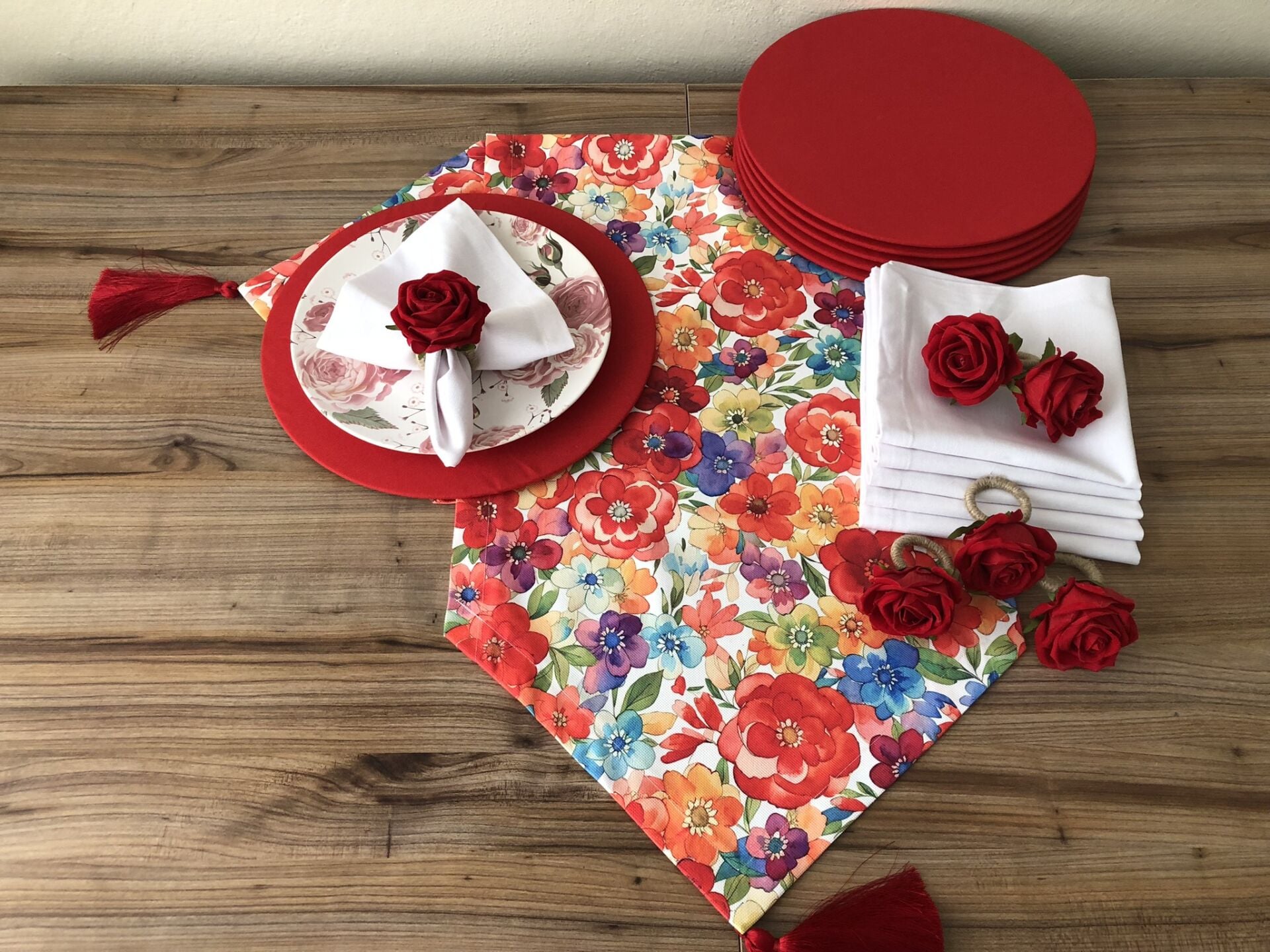 SOFRA SUNUM SETİ KIRMIZI MAVİ SARI ÇİÇEK DESENLİ TAKIM